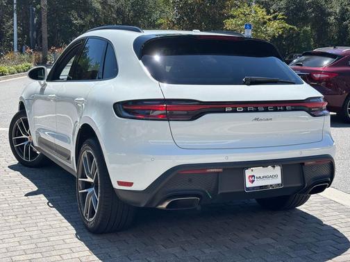 2022 Porsche Macan Base