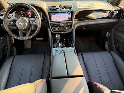 2024 Bentley Bentayga V8