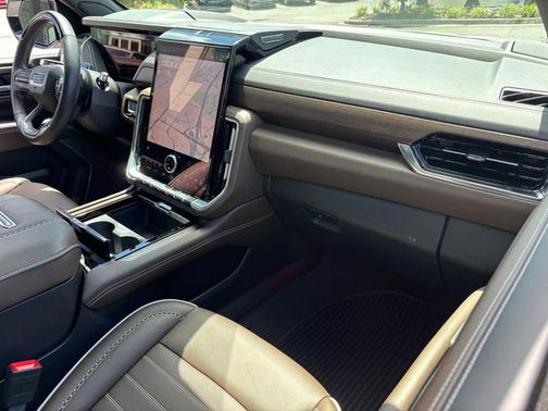 2025 GMC Yukon Denali Ultimate