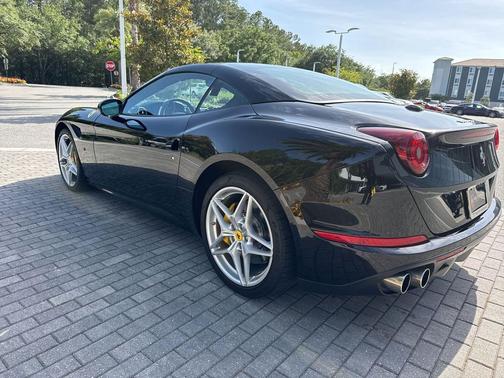 Black 2016 Ferrari California T