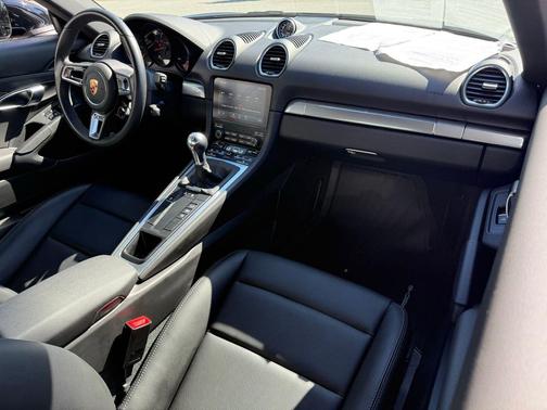 2024 Porsche 718 Cayman Base