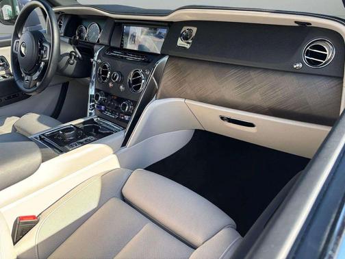 2022 Rolls-Royce Cullinan Base