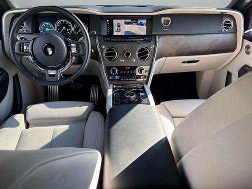 2022 Rolls-Royce Cullinan Base