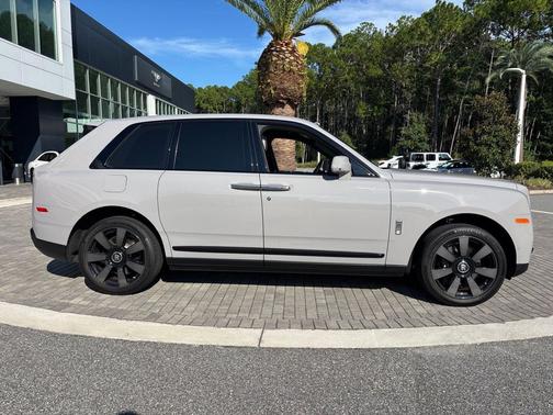 2022 Rolls-Royce Cullinan 