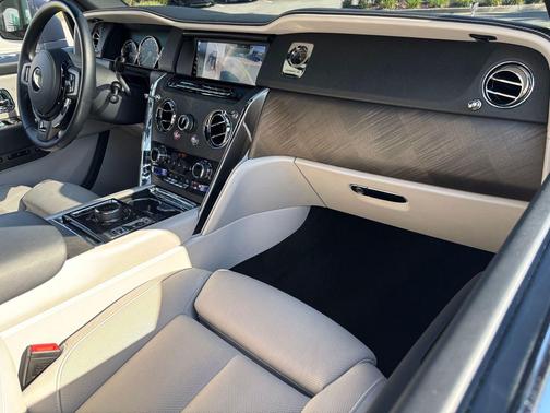 2022 Rolls-Royce Cullinan 