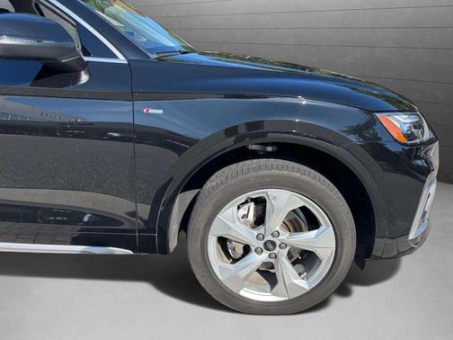 2022 Audi Q5 45 S line Premium Plus