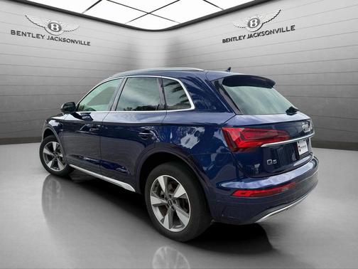 Navarra Blue Metallic 2023 Audi Q5 40 Premium