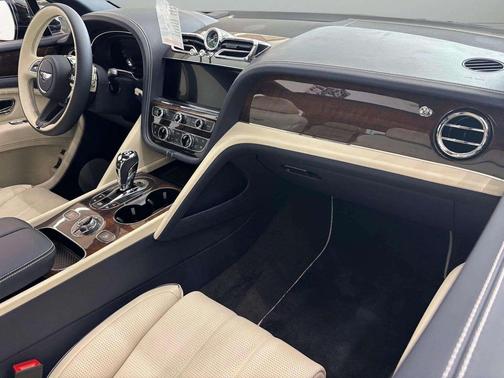 2024 Bentley Bentayga V8