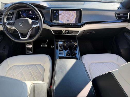 2024 Volkswagen Atlas Cross Sport 2.0T SEL Premium