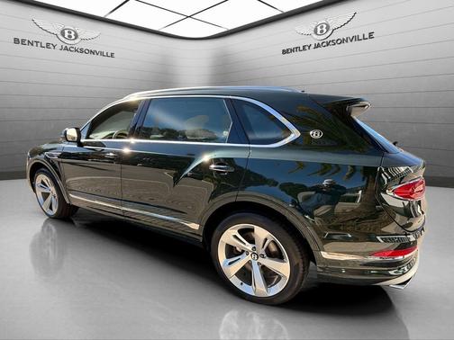 2025 Bentley Bentayga EWB V8