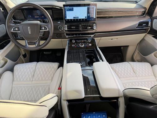 2024 Lincoln Navigator Black Label