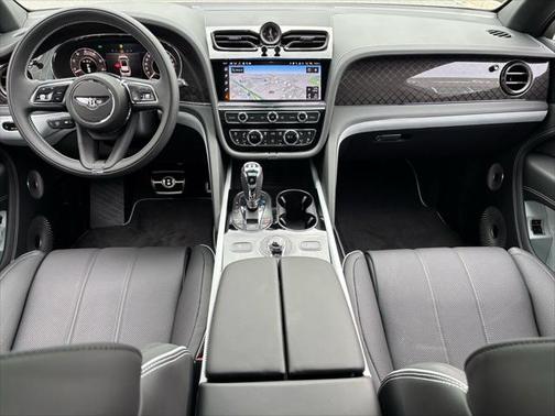 2025 Bentley Bentayga V8