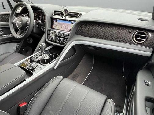 2025 Bentley Bentayga V8