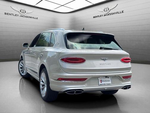 2025 Bentley Bentayga V8