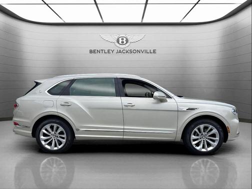 2025 Bentley Bentayga V8
