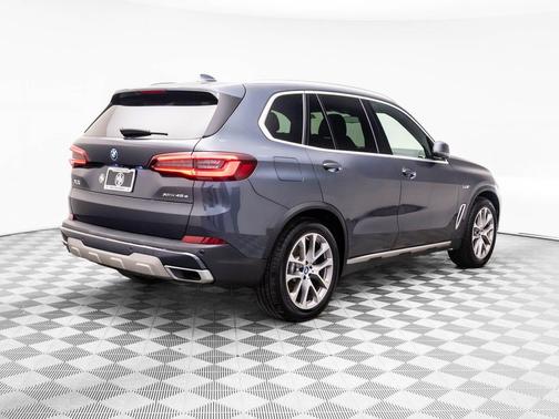 2022 BMW X5 PHEV xDrive45e