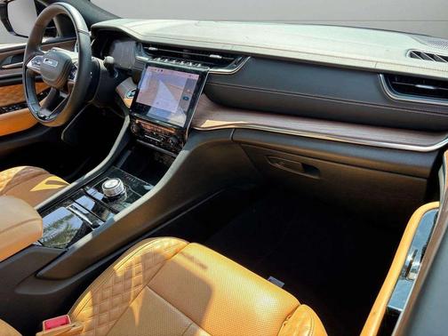 2023 Jeep Grand Cherokee L Summit