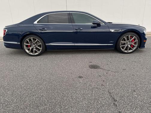 2023 Bentley Flying Spur Mulliner W12
