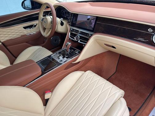 2023 Bentley Flying Spur Mulliner W12
