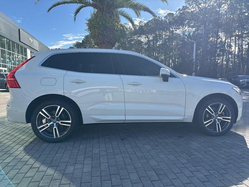 2019 Volvo XC60 T5 Momentum