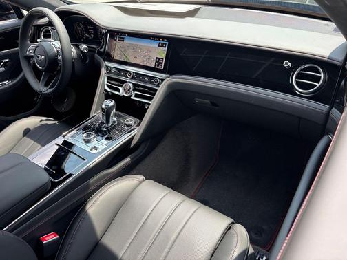 2025 Bentley Flying Spur Mulliner
