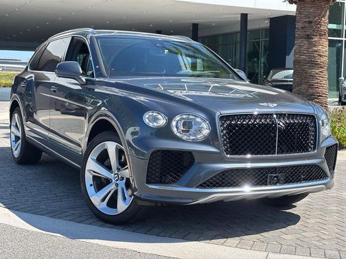 2025 Bentley Bentayga EWB V8