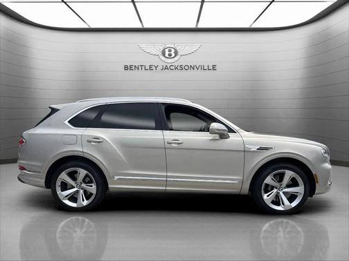 2022 Bentley Bentayga V8