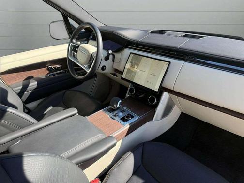 2023 Land Rover Range Rover P530 SE