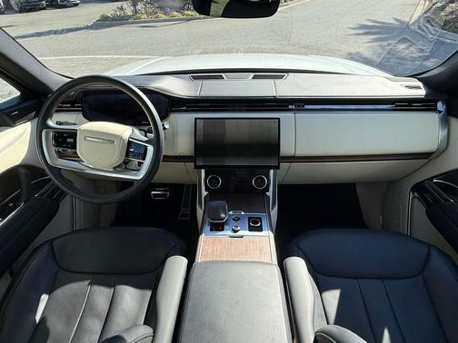 2023 Land Rover Range Rover P530 SE
