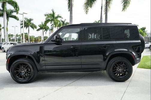 2025 Land Rover Defender 110 P300