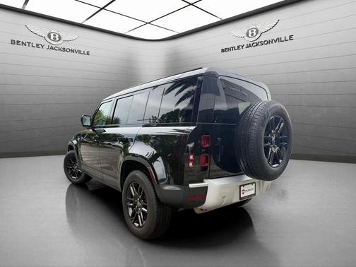 2025 Land Rover Defender 110 P300