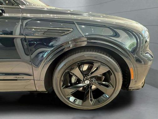 2024 Bentley Bentayga V8