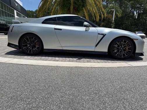 2020 Nissan GT-R Premium Dual-clutch 6-Speed Transmission