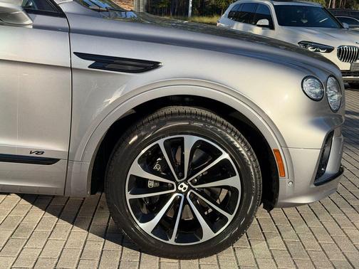 2022 Bentley Bentayga V8