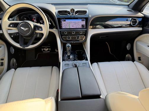 2023 Bentley Bentayga 