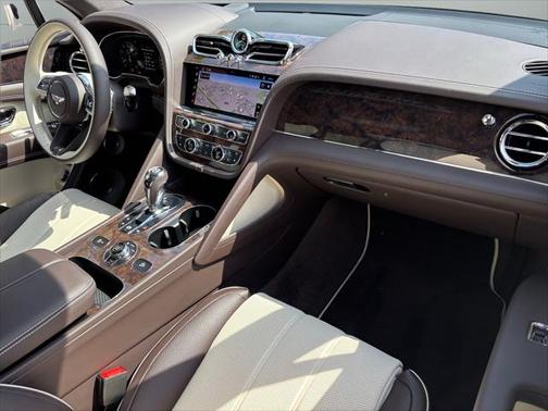 2025 Bentley Bentayga V8