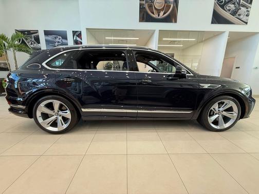 2024 Bentley Bentayga V8
