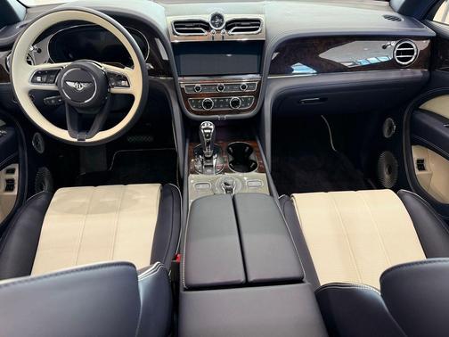 2024 Bentley Bentayga V8