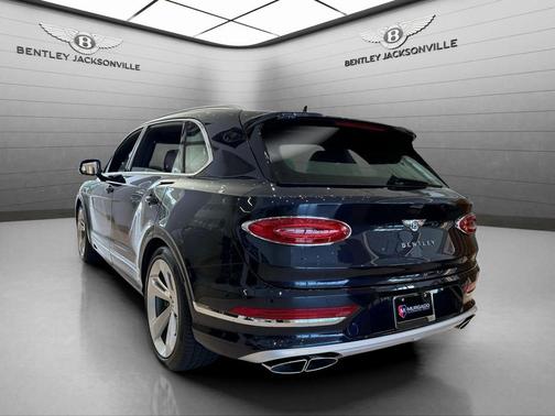 2024 Bentley Bentayga V8