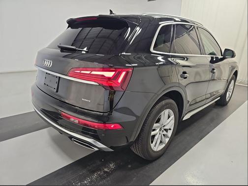 2023 Audi Q5 45 S line Premium