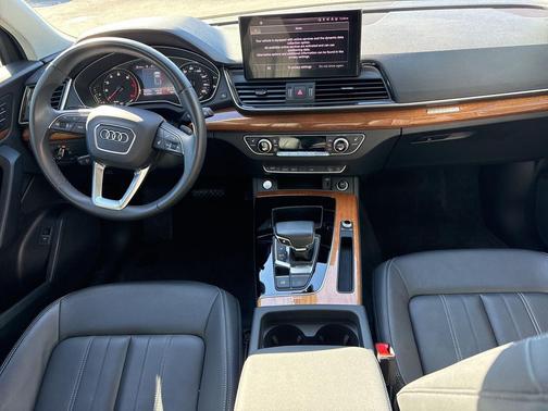 2023 Audi Q5 45 S line Premium