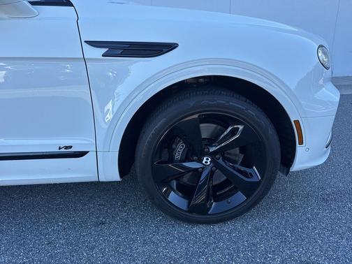 2022 Bentley Bentayga V8