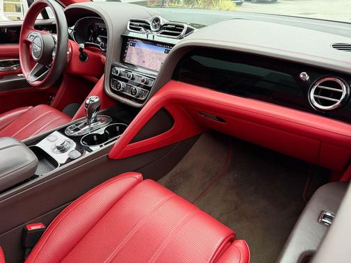 2022 Bentley Bentayga V8