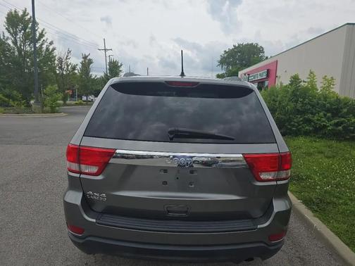 Gray 2013 Jeep Grand Cherokee Laredo