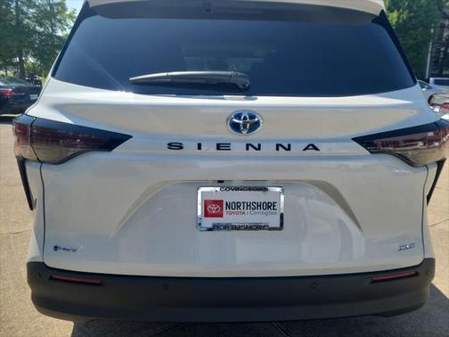 2025 Toyota Sienna XLE 8 Passenger