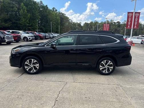 Crystal Black Silica 2022 Subaru Outback Limited