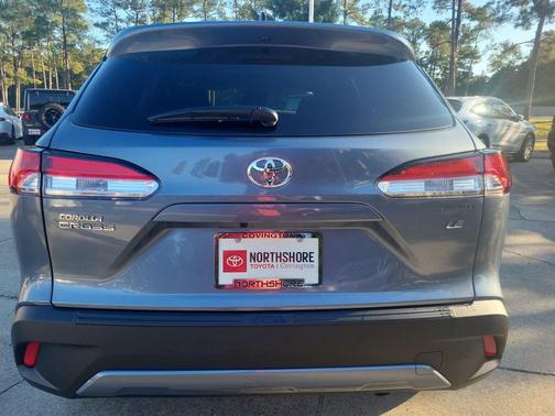 2025 Toyota Corolla Cross LE