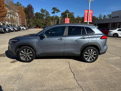 2023 Toyota Corolla Cross XLE