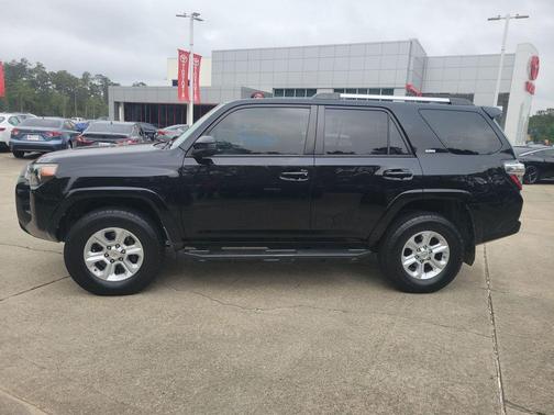 Midnight Black Metallic 2019 Toyota 4Runner SR5