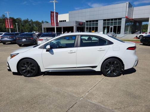 Ice Cap 2023 Toyota Corolla SE